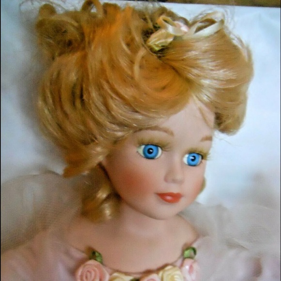 NWT 🩰LIMITED EDITION🩰COLLECTIBLE MEMORIES GISELLE PORCELAIN DOLL• - Picture 14 of 14